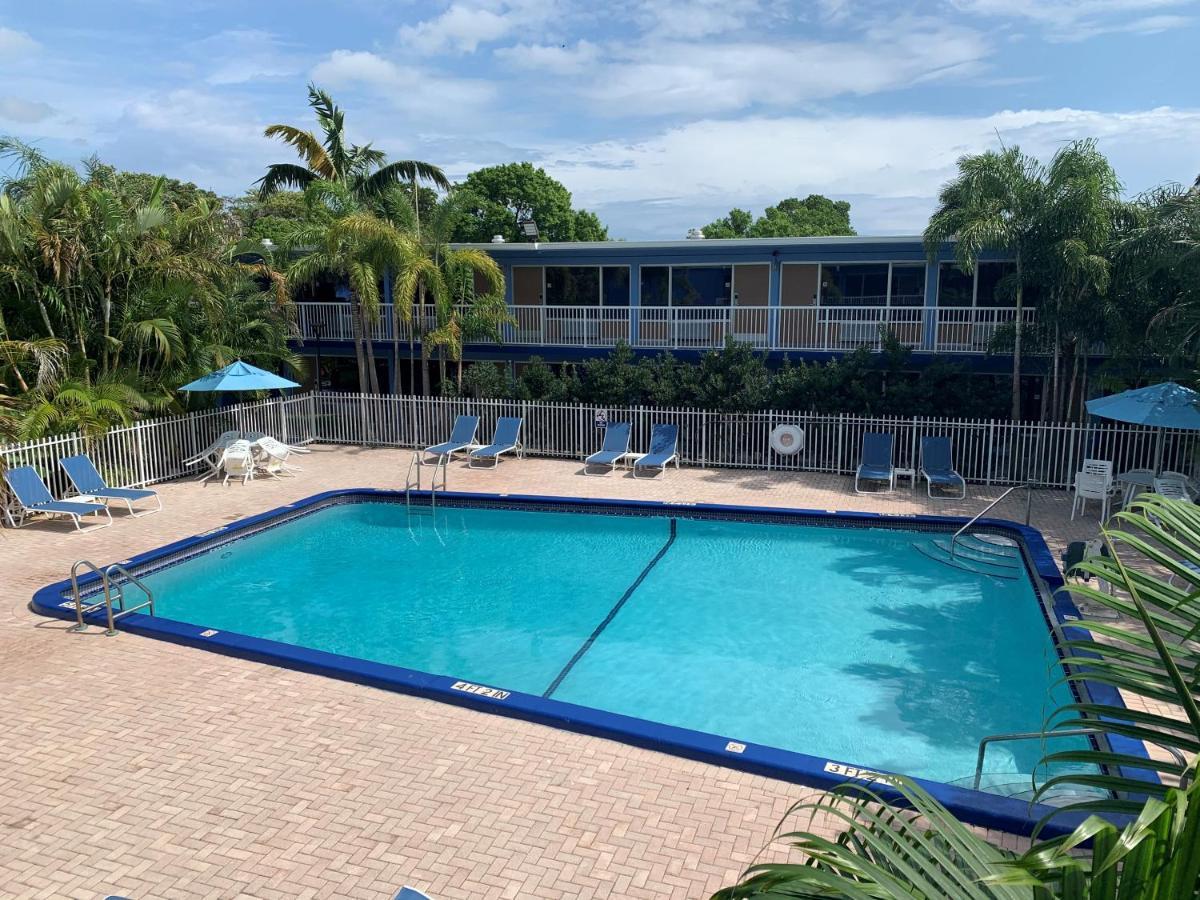 Rodeway Inn & Suites Fort Lauderdale Airport & Cruise Port Dania Beach Eksteriør billede