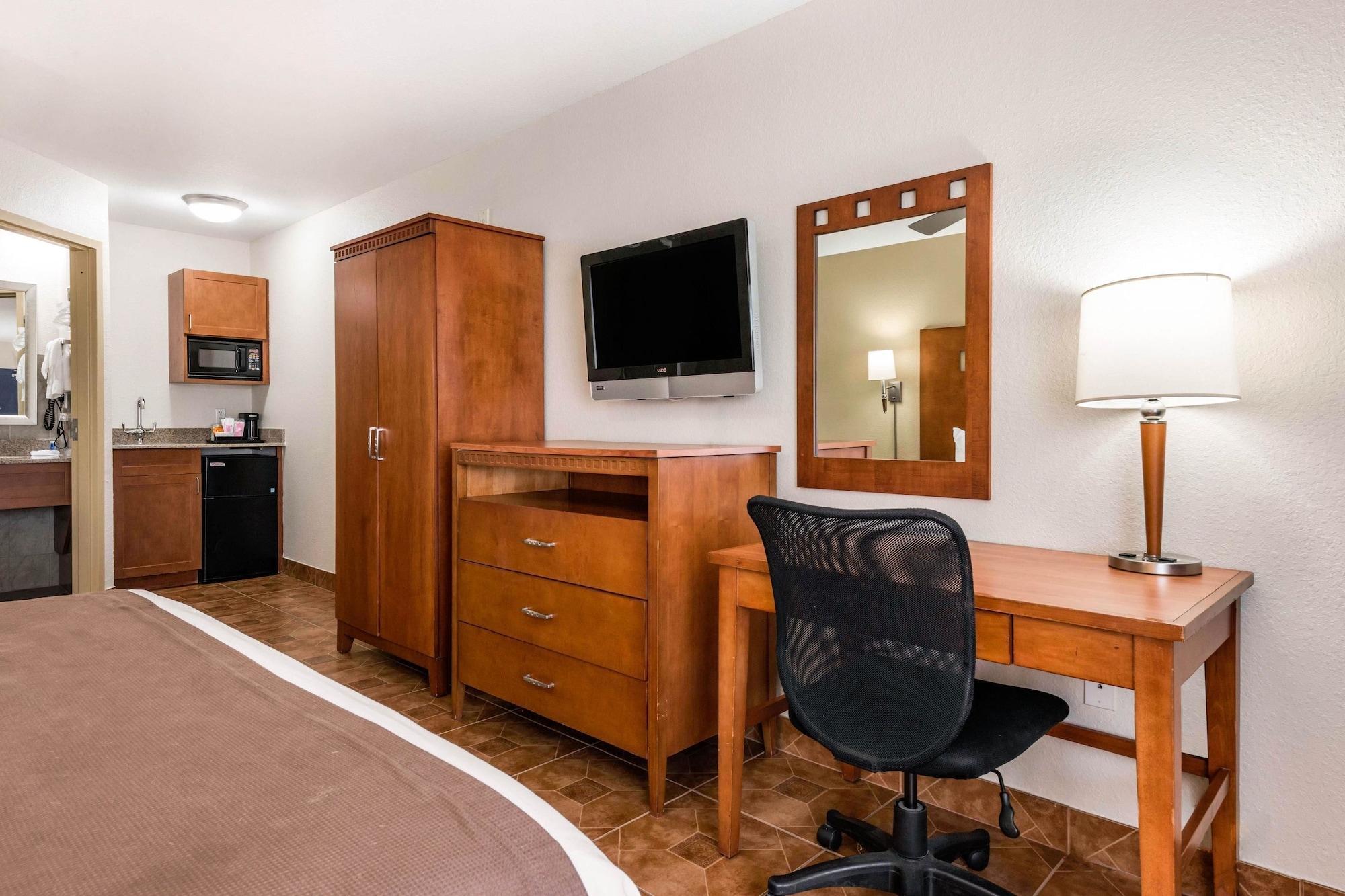 Rodeway Inn & Suites Fort Lauderdale Airport & Cruise Port Dania Beach Eksteriør billede